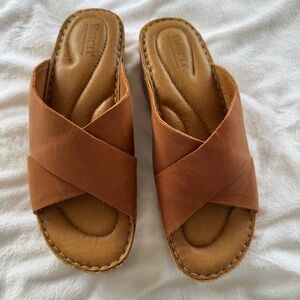 Born Slide On  Lola Brown Platform Sandal Women’s Size 9 US/ 40.5 EU